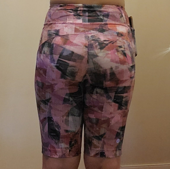 Lululemon Multicolor Short - Picture 6 of 7